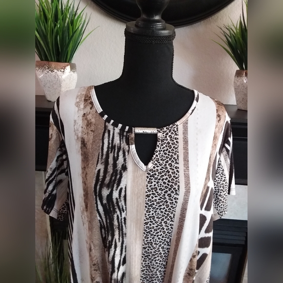 Est.1946 Ladies Animal Print Tunic Top - Picture 3 of 6